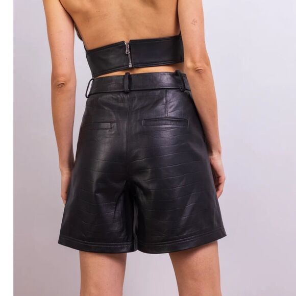 NWT Lisa Maree That Soul Sound Leather Shorts in Cream Patent Leather XS - Picture 5 of 14